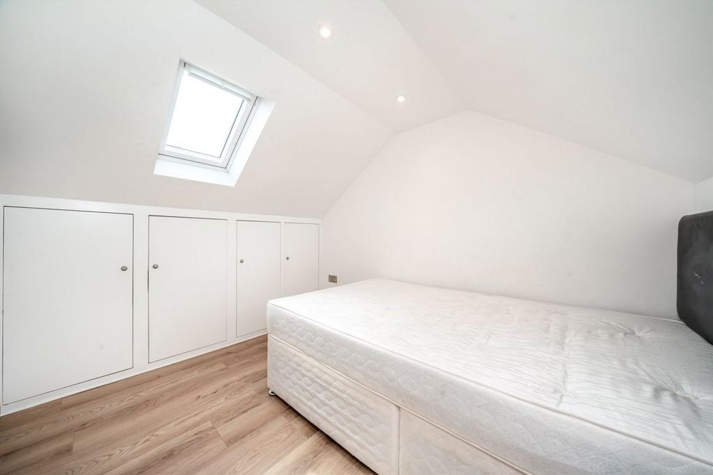 House in Hounslow - More