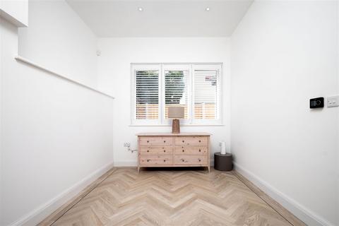 4 bedroom detached house for sale, The Broadway, Mill Hill, London