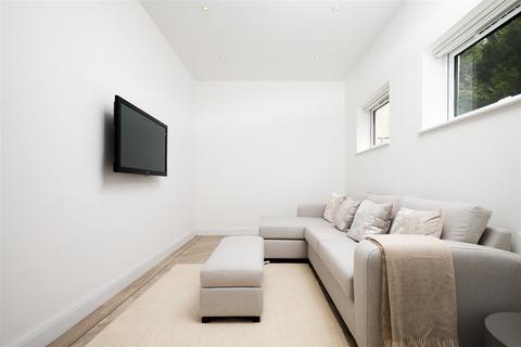 4 bedroom detached house for sale, The Broadway, Mill Hill, London