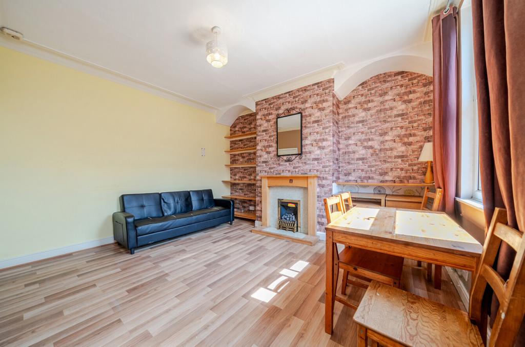 Salisbury Terrace, Leeds, West Yorkshire, LS12 - View 5