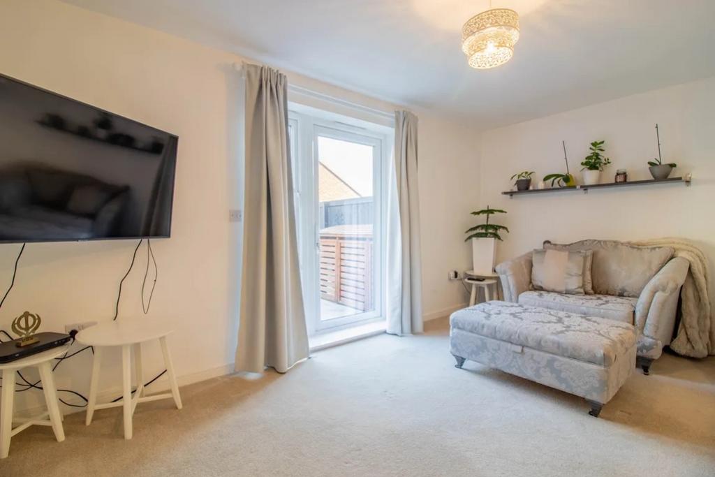 Harvest Close, Beeston, Nottingham, Nottinghamshire, NG9 - View 3
