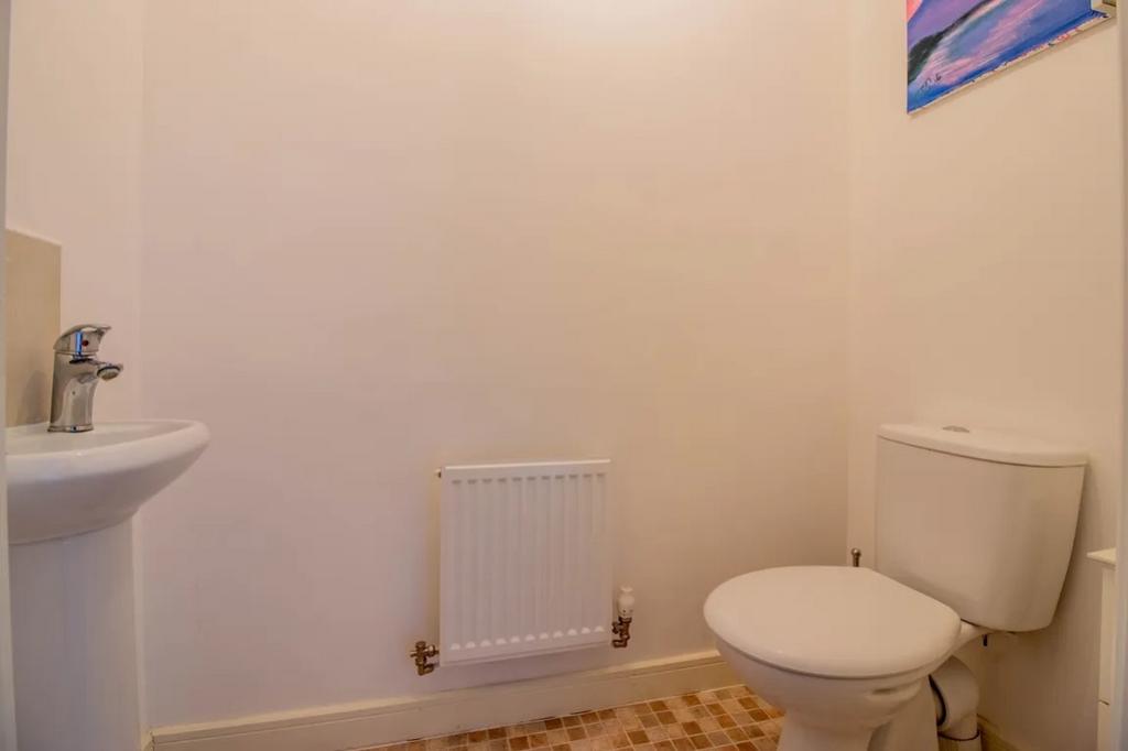Harvest Close, Beeston, Nottingham, Nottinghamshire, NG9 - View 5