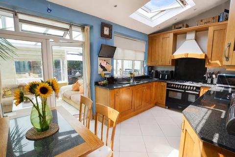 4 bedroom terraced house for sale, Carisbrook Close, Willow Estate, Enfield