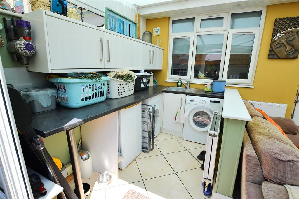 Utility room, utility