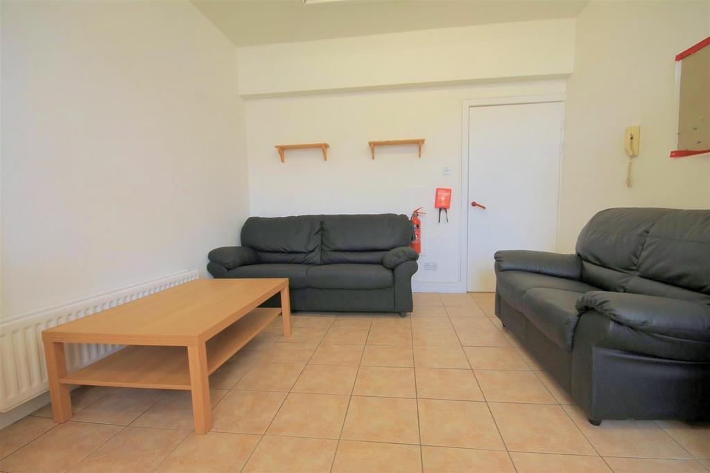 Apartment in Newcastle upon Tyne, Grainger Town - View 2