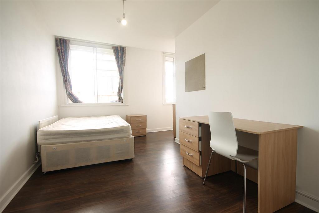 Apartment in Newcastle upon Tyne, Grainger Town - View 4