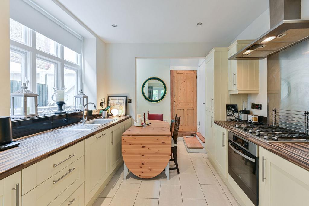 Apartment in London - View 5