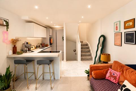 Saville Row, Hayes, BR2