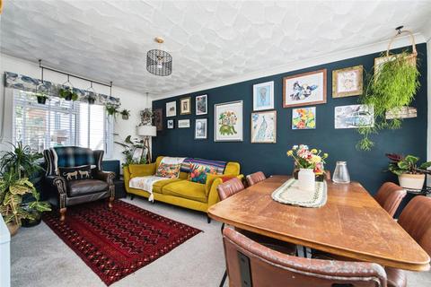 2 bedroom flat for sale, Burnthouse Lane, Exeter, Devon, EX2