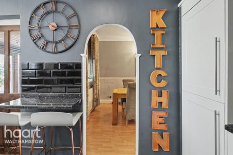 4 bedroom terraced house for sale, Kings Road, Chingford