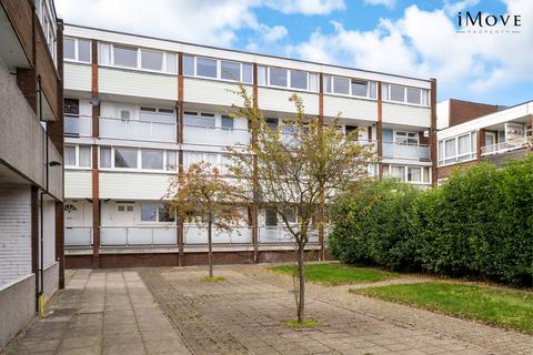1 bedroom flat for sale, Sylvan Road, London SE19
