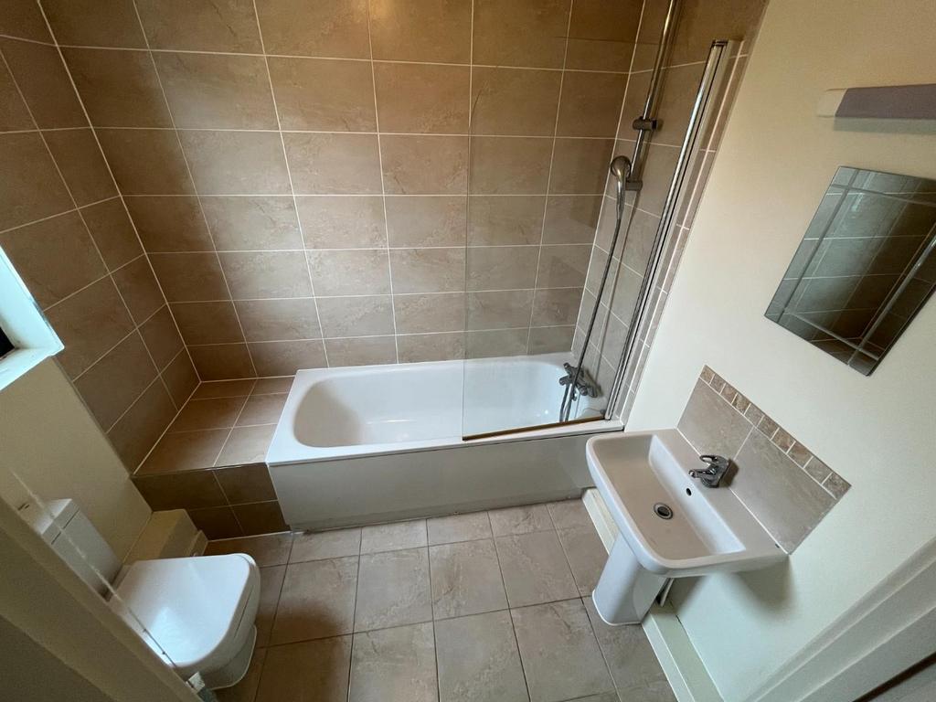 Apartment in Bournemouth, Boscombe - View 4