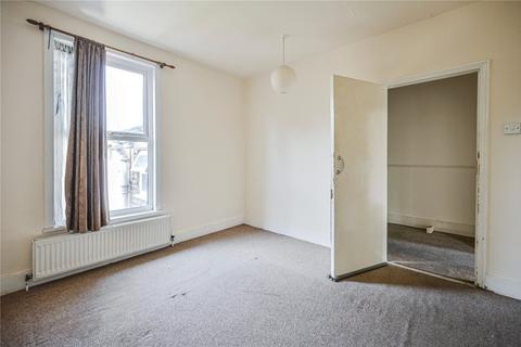 2 bedroom apartment for sale, Russell Road, London, N13