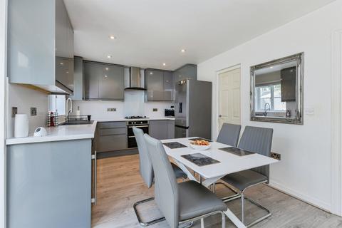 4 bedroom detached house for sale, Knights Mead, Chudleigh, Newton Abbot