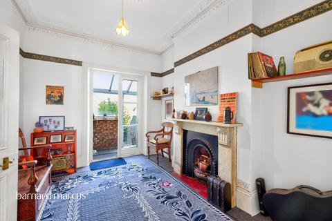 2 bedroom maisonette for sale, Offley Road, London