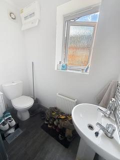 3 bedroom semi-detached house to rent, Blithfield Way, Stoke-on-Trent
