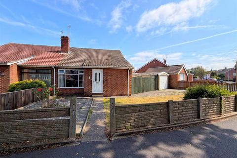 2 bedroom semi-detached bungalow for sale, Compass Road, Hull