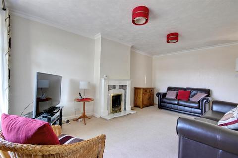 2 bedroom semi-detached bungalow for sale, Compass Road, Hull