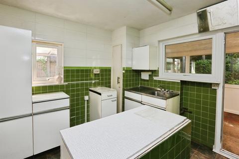 2 bedroom detached bungalow for sale, Crowther Close, Southampton