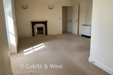 1 bedroom flat for sale, High Street, Billingshurst, West Sussex