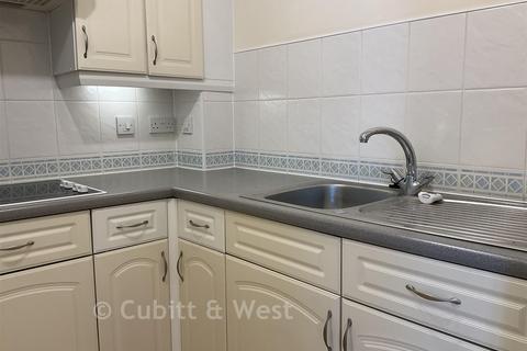 1 bedroom flat for sale, High Street, Billingshurst, West Sussex