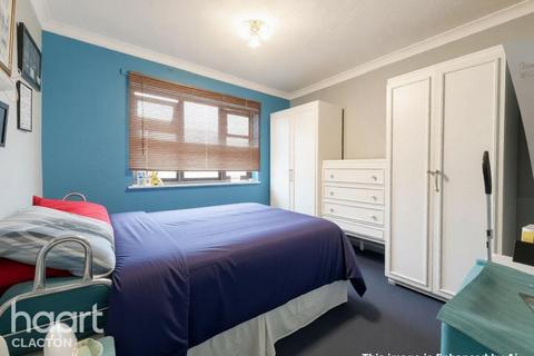 2 bedroom flat for sale, Warwick Road, Clacton-On-Sea