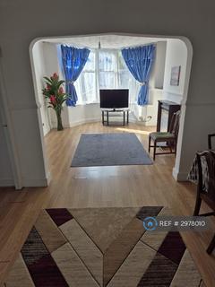 3 bedroom terraced house to rent, Salisbury Avenue, Barking, IG11