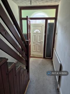 3 bedroom terraced house to rent, Salisbury Avenue, Barking, IG11