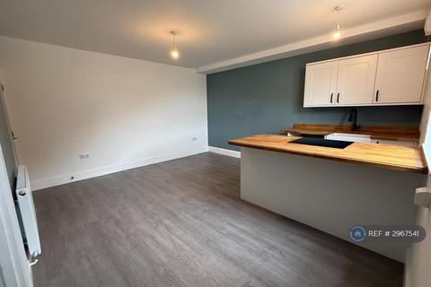 2 bedroom terraced house to rent, Oxford Road, Cleckheaton, BD19