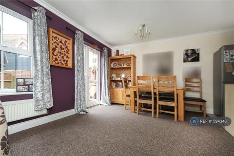 4 bedroom semi-detached house to rent, Torun Way, Swindon, SN25