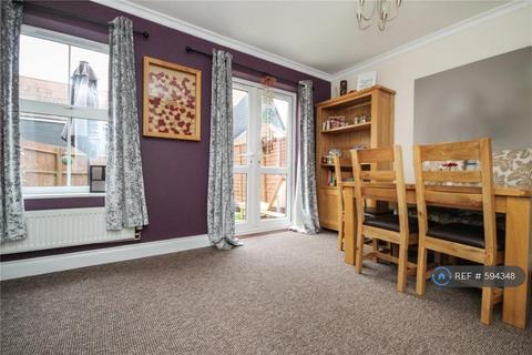 4 bedroom semi-detached house to rent, Torun Way, Swindon, SN25
