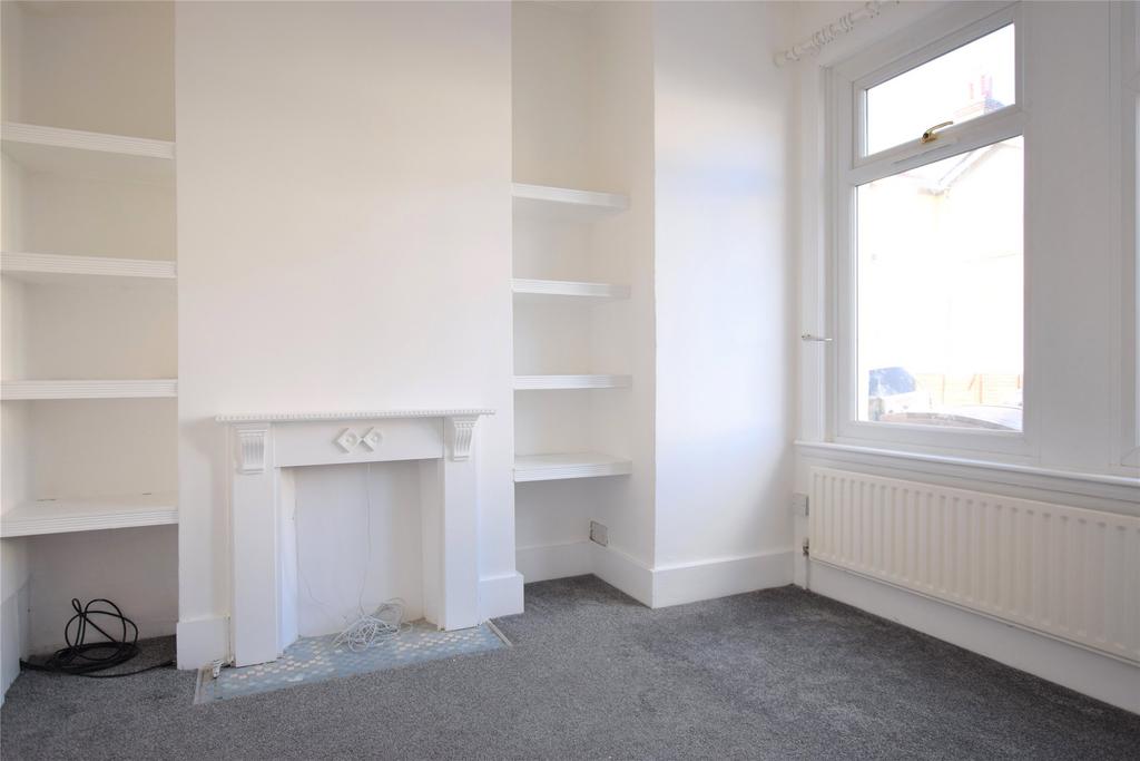 House in Sutton - View 4