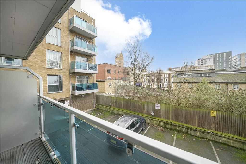 Apartment in London - More