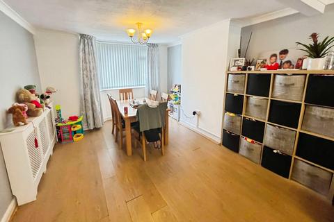 3 bedroom end of terrace house for sale, 58 Potters Green Road, Potters Green, Coventry, West Midlands CV2 2AL