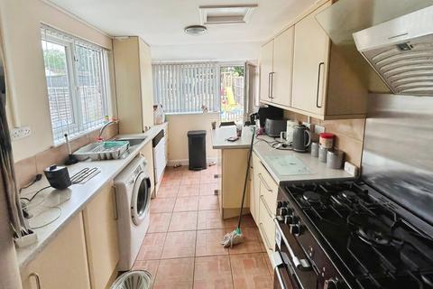 3 bedroom end of terrace house for sale, 58 Potters Green Road, Potters Green, Coventry, West Midlands CV2 2AL