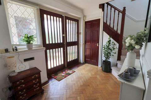 4 bedroom detached house for sale, Erleigh Court Drive, Earley