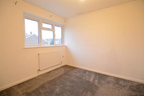 3 bedroom terraced house to rent, Tomlin Road, Slough, Slough