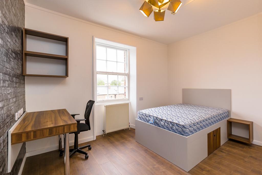 Apartment in Newcastle upon Tyne, Tyne and Wear - View 3