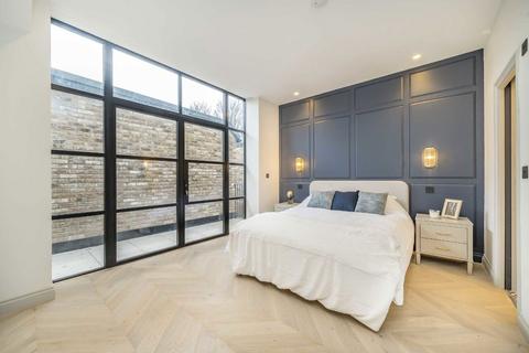 undefined, Gordon Road, London W5