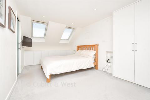 4 bedroom end of terrace house for sale, Morley Road, Sutton, Surrey