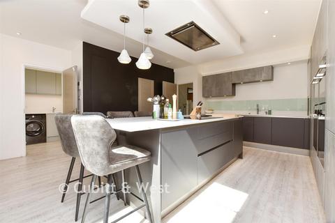 4 bedroom end of terrace house for sale, Morley Road, Sutton, Surrey