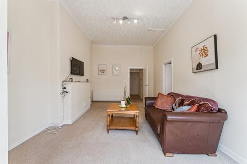 2 bedroom flat for sale, Cecil Street, First Floor Flat, Hillhead, Glasgow, G12