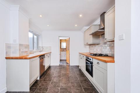 5 bedroom semi-detached house for sale, Byron Drive, Newport Pagnell