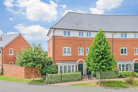 4 bedroom townhouse for sale, Village Road, Rochester ME1