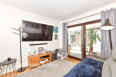 2 bedroom detached bungalow for sale, North Crescent, Hayling Island PO11