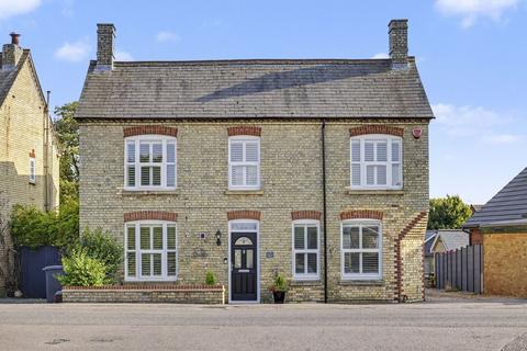 4 bedroom detached house for sale, Arlesey Road, Stotfold, Hitchin, SG5