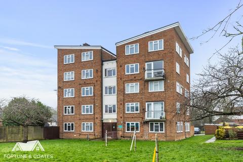 undefined, Pytt Field, Harlow