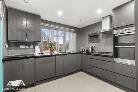 undefined, Pytt Field, Harlow