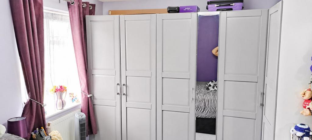 Walk-in wardrobe