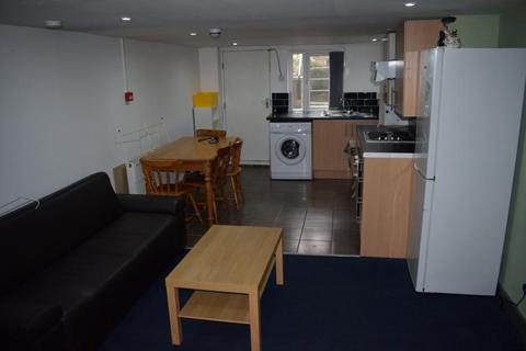 2 bedroom house to rent, 17A Back Estcourt Ave